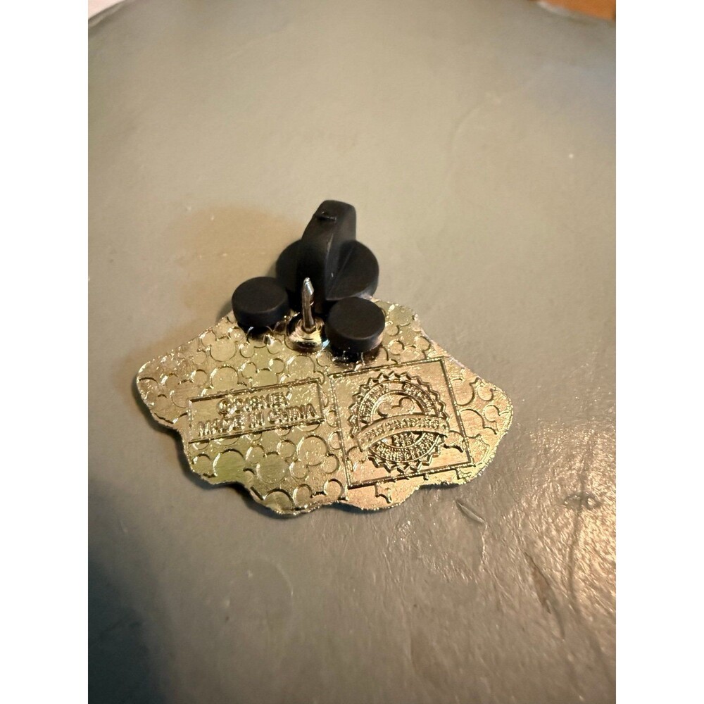 Minnie Mouse Pieces Collection Skirt Disney Park Trading Pin - Picture 2 of 2